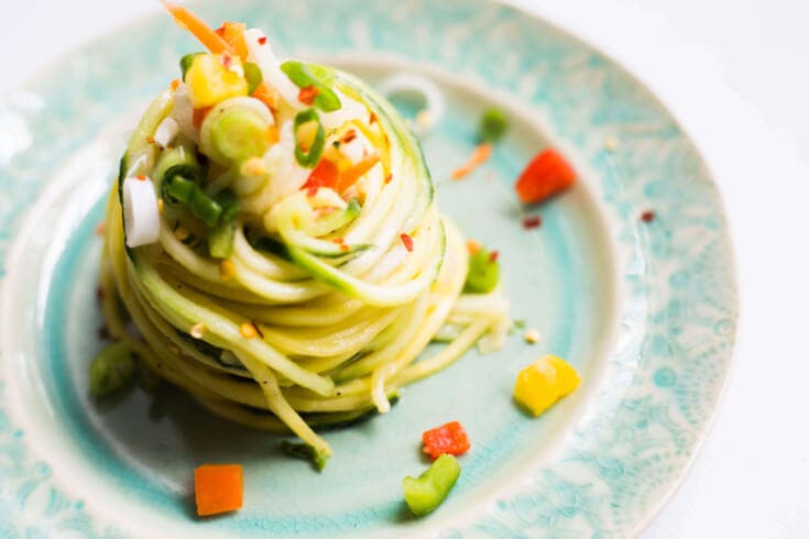 Avokado Soslu Kabak Spagetti Salatası