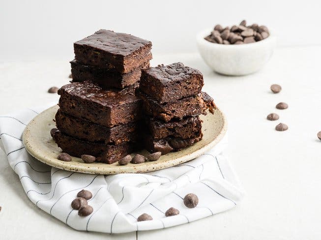 Kabaklı ve bitter çikolatalı paleo brownie mi dediniz?