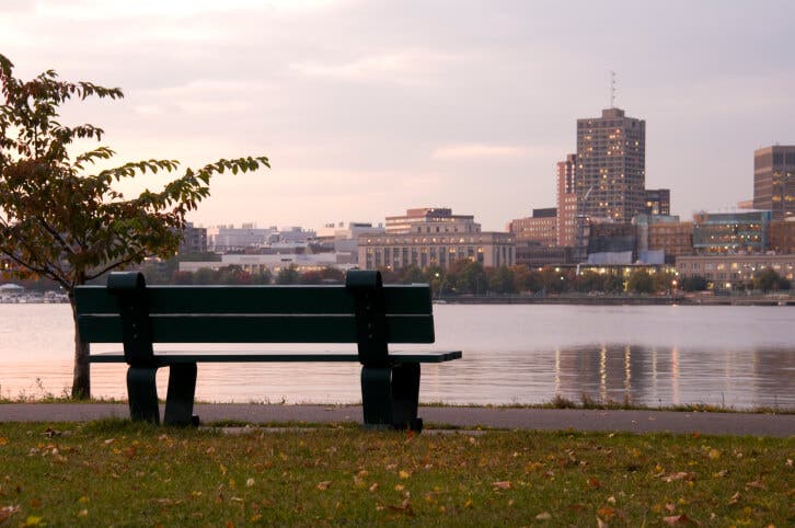 Boston’ın simgelerinden Charles Nehri