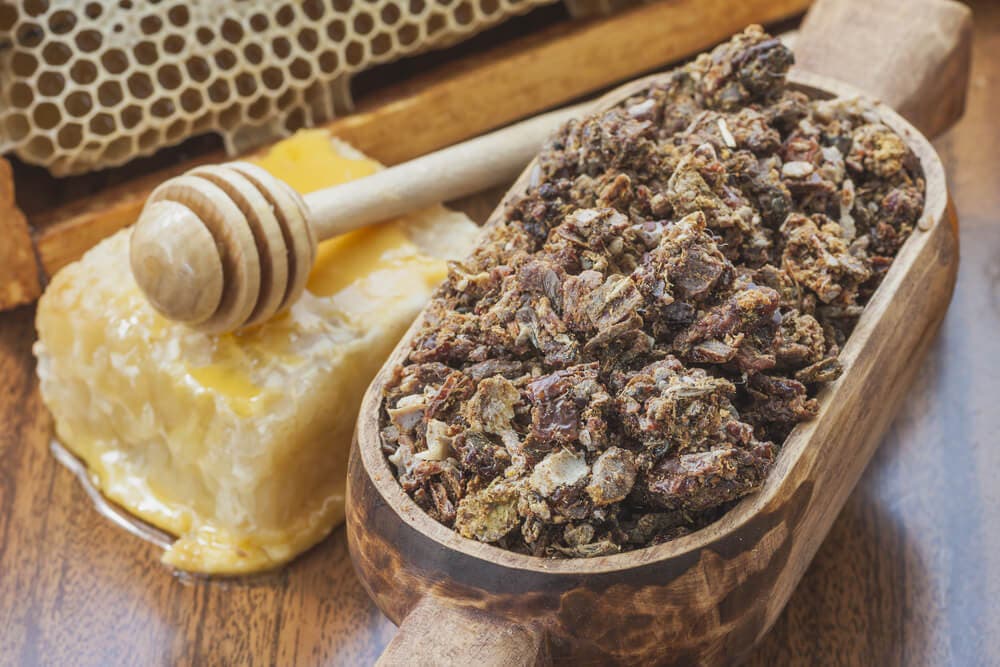 Propolis, kullanım alanları ve faydaları