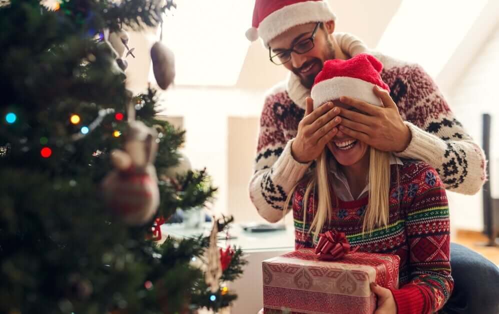 Yılbaşında Kız Arkadaşınıza Alabileceğiniz En Güzel 10 Hediye